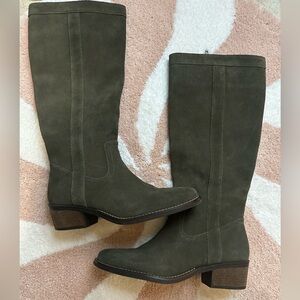 White Mountain Olive Heeled Boots